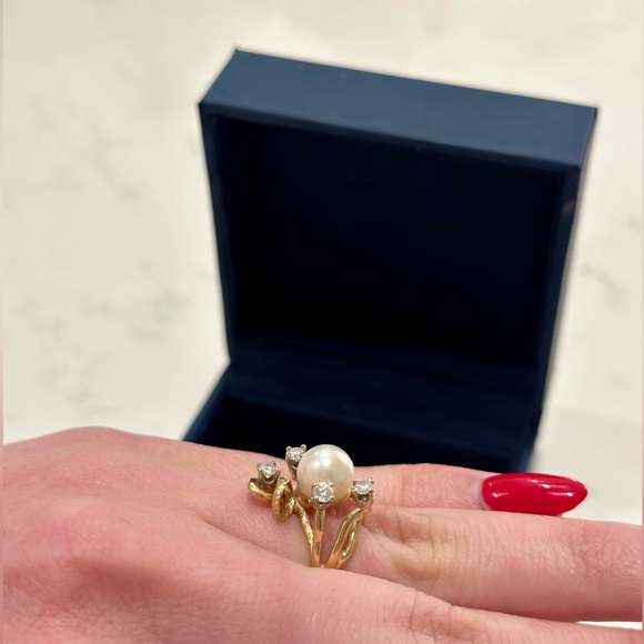 Authentic Gold Diamond and Pearl Ring - Picture 3 of 5